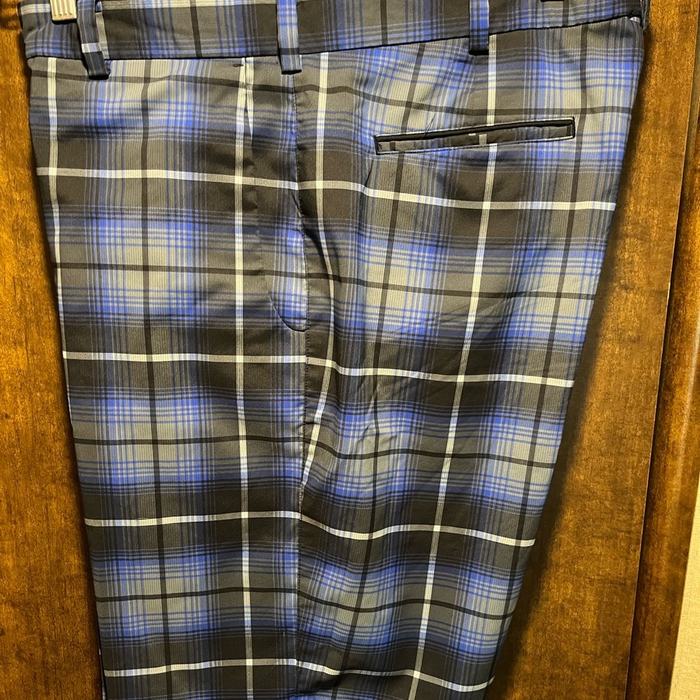 Mens Nike Golf Shorts size 38